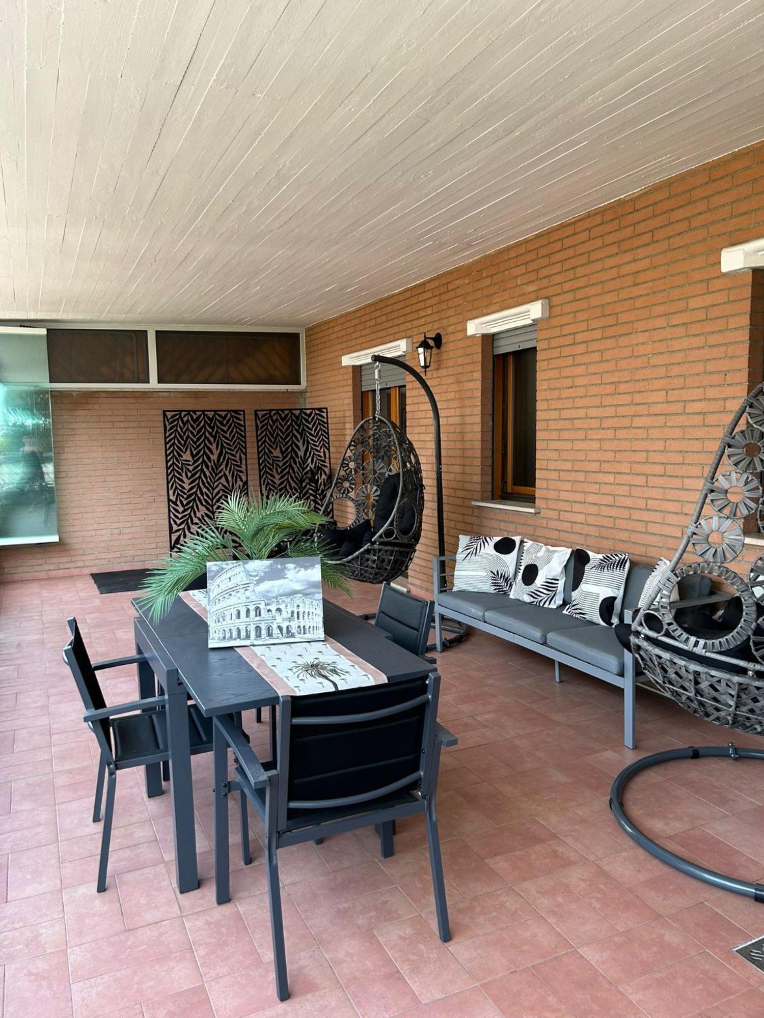 Eur Con Piscina Esterna Apartment Rom