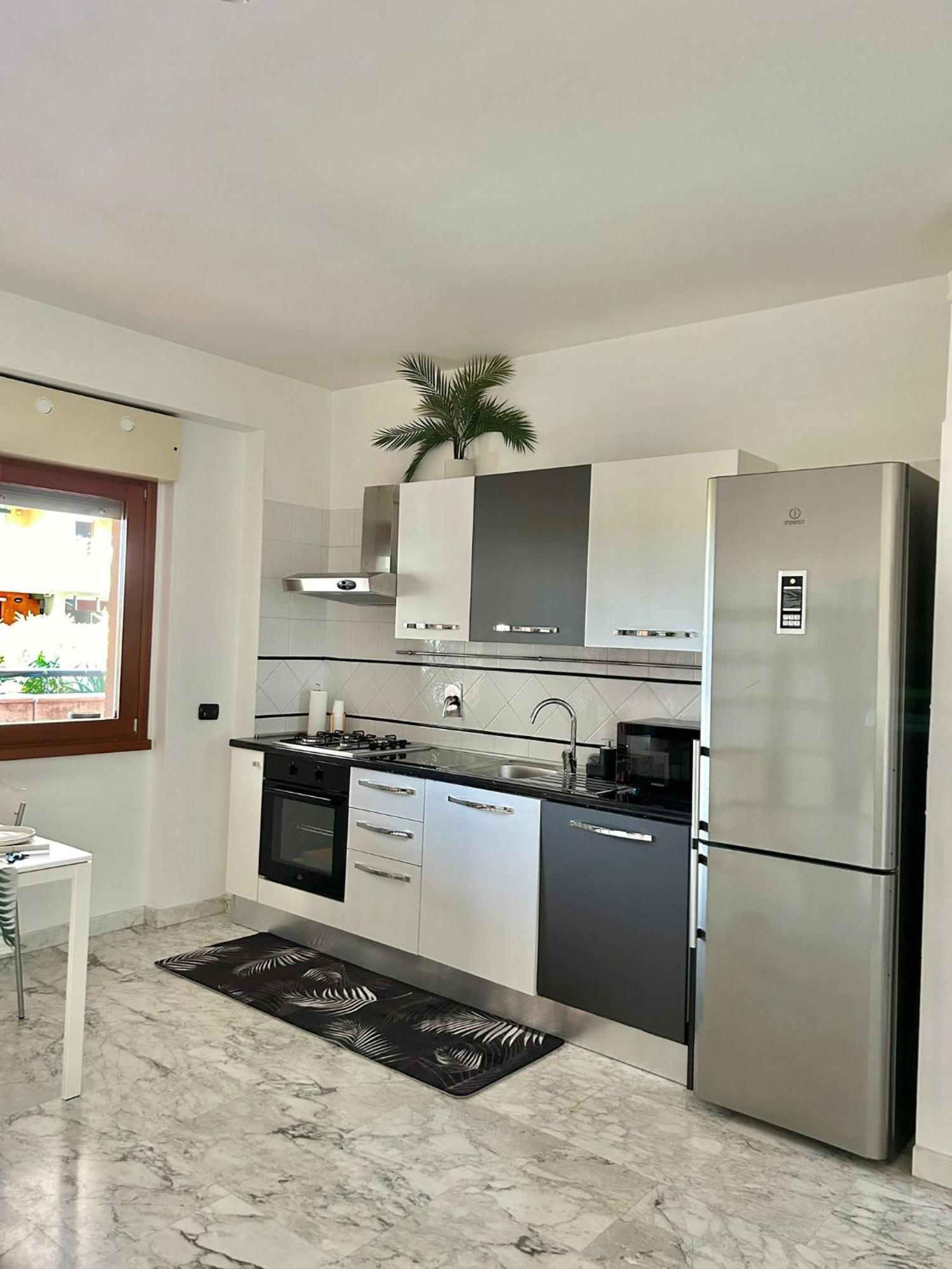 Eur Con Piscina Esterna Apartment *