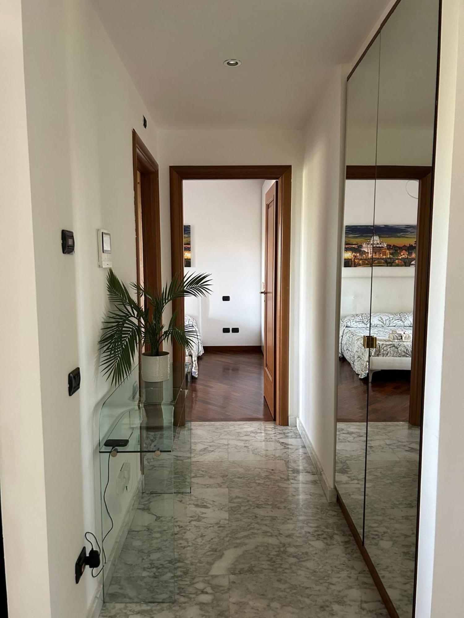 Eur Con Piscina Esterna Rom